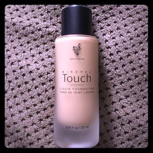 Younique Touch Mineral Foundation-Tafetta